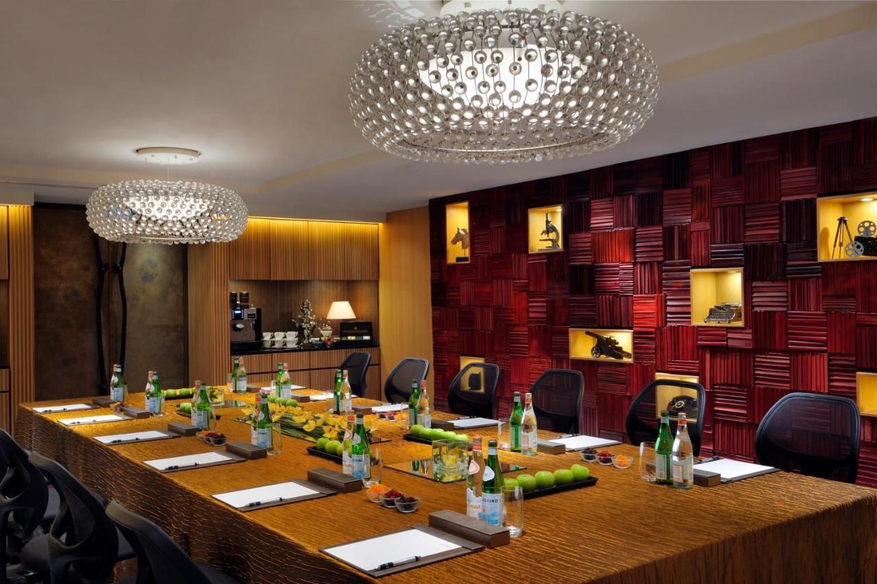 Oasia Resort Sentosa By Far East Hospitality Szingapúr Kültér fotó Meeting room at The Westin Mumbai